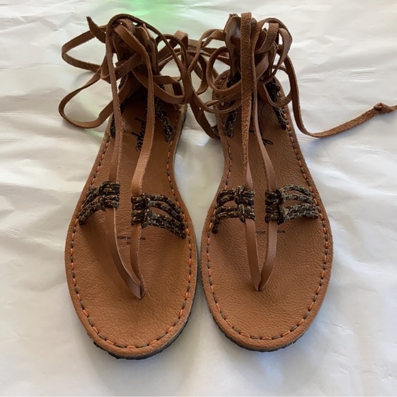 FREE PEOPLE LA JOLLA BOHO WRAP FLAT SANDALS‎ TAN SZ 10 - Picture 4 of 6